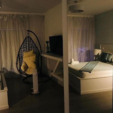 Brandao House Hostel Caparica Buitenkant foto
