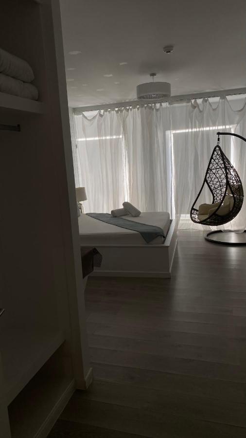 Brandao House Hostel Caparica Buitenkant foto