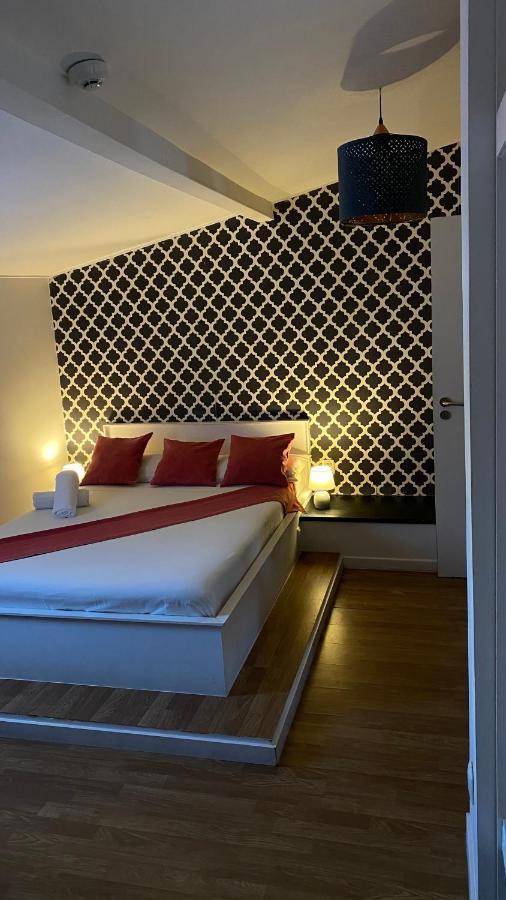 Brandao House Hostel Caparica Buitenkant foto
