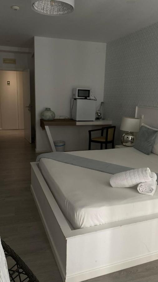 Brandao House Hostel Caparica Buitenkant foto