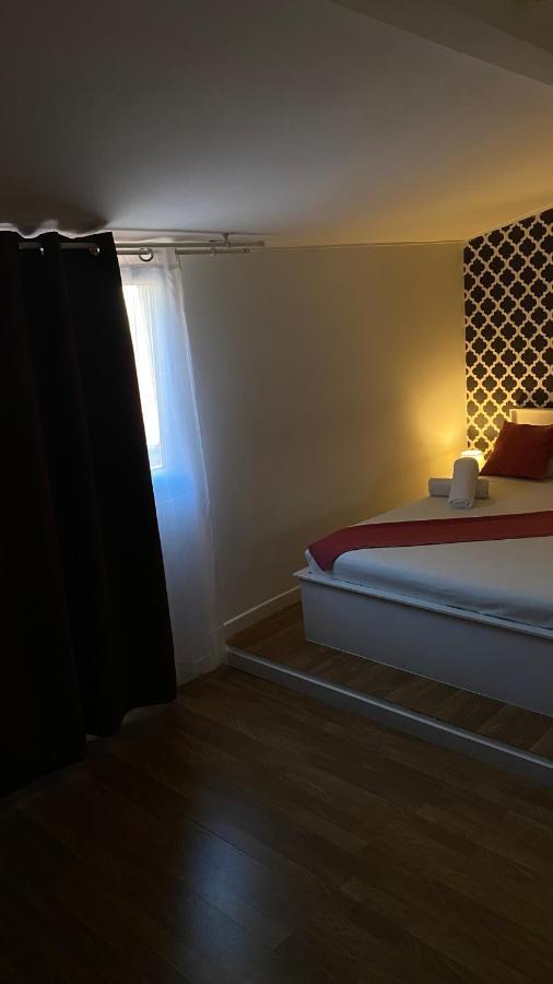 Brandao House Hostel Caparica Buitenkant foto