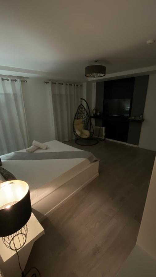 Brandao House Hostel Caparica Buitenkant foto