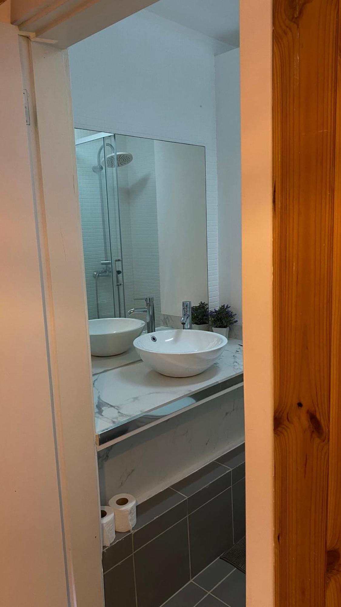 Brandao House Hostel Caparica Buitenkant foto